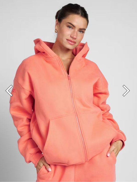 Comfrt Tops - Women's Coral Zip-Up Hoodie